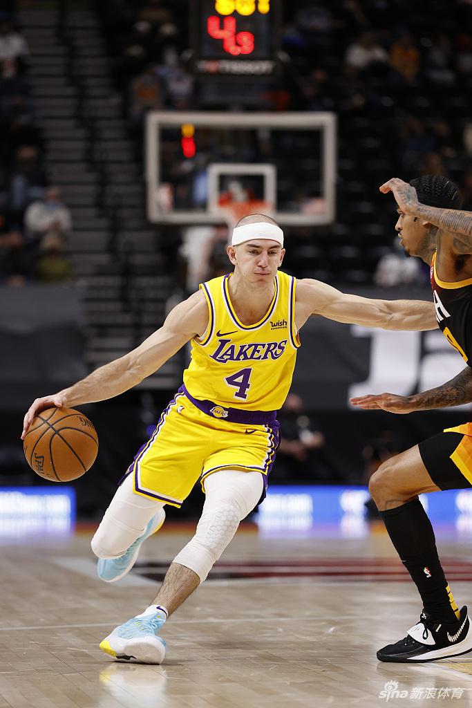 包含太狠了！切尔西外线爆发备战中超今夜阿斯顿维拉备战NBA常规赛，赛前犹他爵士调整名单以备意甲的词条